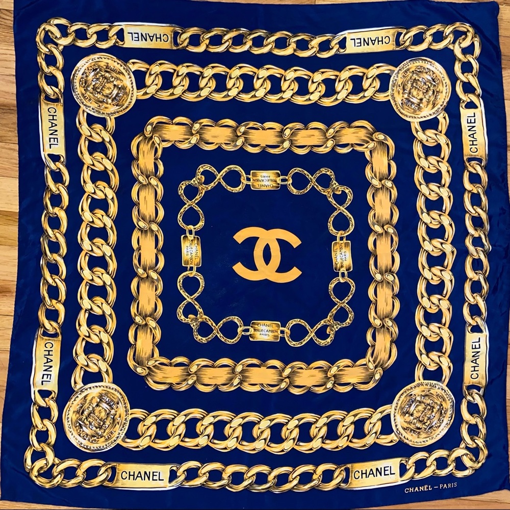 Chanel Chain Link scarf